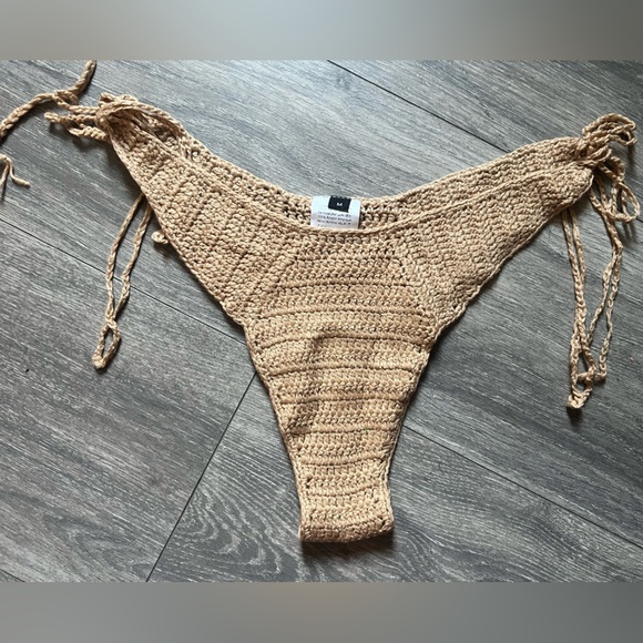 SHEIN Puka Shell Tan Crochet Bikini w Matching Drawstring Sarong Skirt. Size M L - Picture 10 of 16